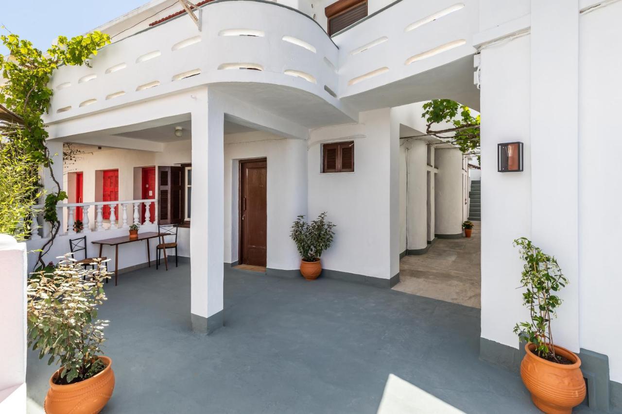 Uncle John'S Guesthouse Skopelos Exterior foto