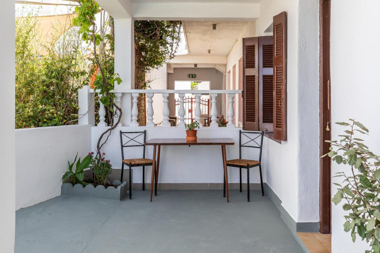 Uncle John'S Guesthouse Skopelos Exterior foto